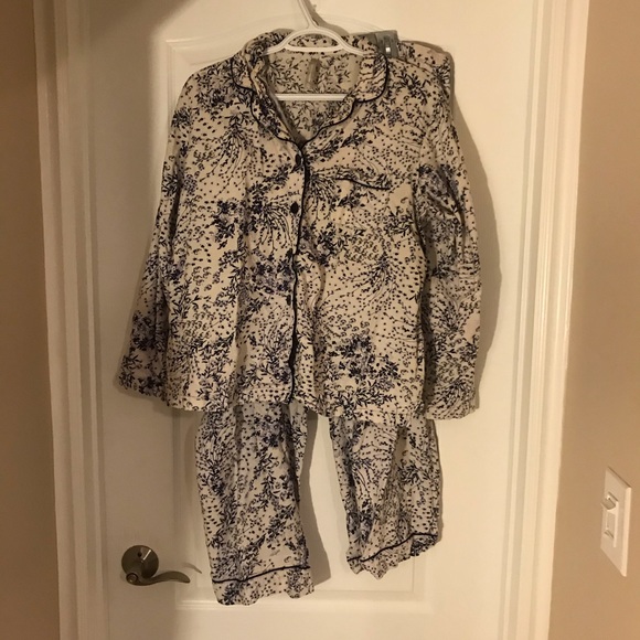 Denver Hayes Other - ❤️Denver Hayes White & Purple Flannel PJs